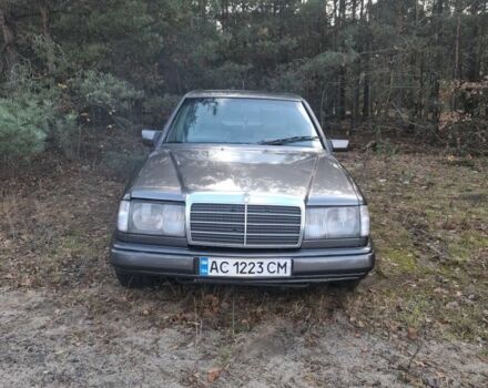 Сірий Мерседес В124, об'ємом двигуна 3 л та пробігом 2 тис. км за 2250 $, фото 1 на Automoto.ua