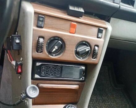 Серый Мерседес В124, объемом двигателя 2.3 л и пробегом 270 тыс. км за 2500 $, фото 22 на Automoto.ua