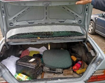 Серый Мерседес В124, объемом двигателя 2.3 л и пробегом 270 тыс. км за 2500 $, фото 4 на Automoto.ua