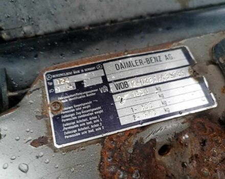 Серый Мерседес В124, объемом двигателя 2.3 л и пробегом 270 тыс. км за 2500 $, фото 10 на Automoto.ua