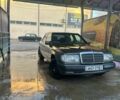 Серый Мерседес В124, объемом двигателя 2 л и пробегом 350 тыс. км за 1999 $, фото 1 на Automoto.ua