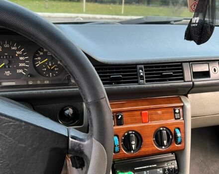 Мерседес В124 1988 у Стрые на Automoto.ua Сірий Мерседес В124, об'ємом двигуна 2.3 л та пробігом 3 тис. км за 1750 $, фото 7 на Automoto.ua