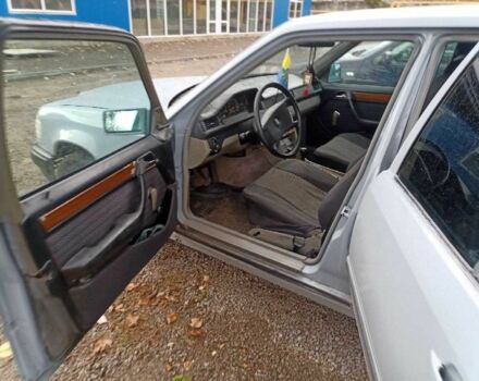 Серый Мерседес В124, объемом двигателя 2.3 л и пробегом 270 тыс. км за 2500 $, фото 1 на Automoto.ua