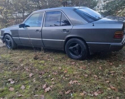 Сірий Мерседес В124, об'ємом двигуна 3 л та пробігом 2 тис. км за 2250 $, фото 5 на Automoto.ua