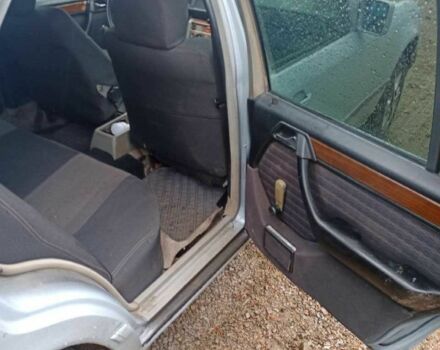 Серый Мерседес В124, объемом двигателя 2.3 л и пробегом 270 тыс. км за 2500 $, фото 9 на Automoto.ua