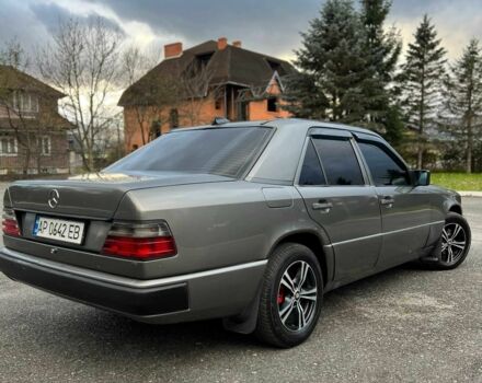 Мерседес В124 1988 у Стрые на Automoto.ua Сірий Мерседес В124, об'ємом двигуна 2.3 л та пробігом 3 тис. км за 1750 $, фото 4 на Automoto.ua
