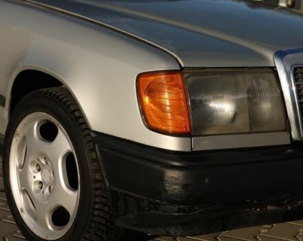 Сірий Мерседес В124, об'ємом двигуна 2 л та пробігом 350 тис. км за 1699 $, фото 2 на Automoto.ua