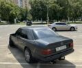 Серый Мерседес В124, объемом двигателя 3 л и пробегом 538 тыс. км за 2700 $, фото 2 на Automoto.ua