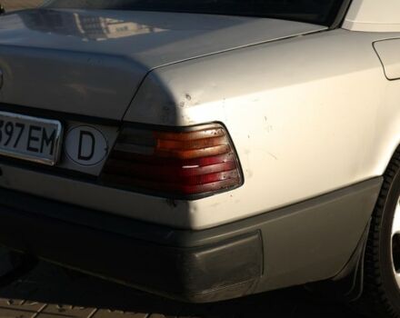 Сірий Мерседес В124, об'ємом двигуна 2 л та пробігом 350 тис. км за 1699 $, фото 9 на Automoto.ua