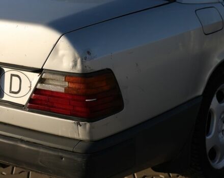 Сірий Мерседес В124, об'ємом двигуна 2 л та пробігом 350 тис. км за 1699 $, фото 11 на Automoto.ua