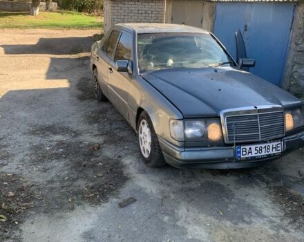 Сірий Мерседес В124, об'ємом двигуна 3 л та пробігом 250 тис. км за 1600 $, фото 5 на Automoto.ua