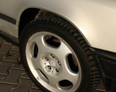 Сірий Мерседес В124, об'ємом двигуна 2 л та пробігом 350 тис. км за 1699 $, фото 3 на Automoto.ua