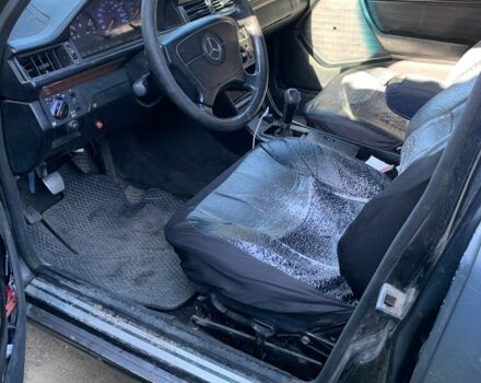 Сірий Мерседес В124, об'ємом двигуна 3 л та пробігом 250 тис. км за 1600 $, фото 6 на Automoto.ua