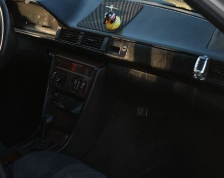 Сірий Мерседес В124, об'ємом двигуна 2 л та пробігом 350 тис. км за 1699 $, фото 19 на Automoto.ua