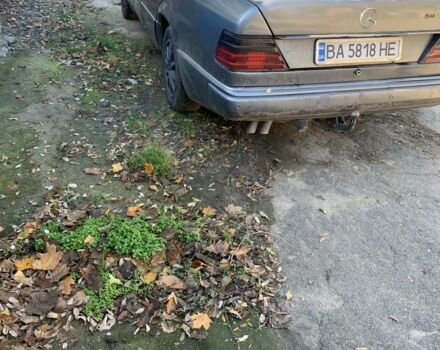 Сірий Мерседес В124, об'ємом двигуна 3 л та пробігом 250 тис. км за 1600 $, фото 1 на Automoto.ua