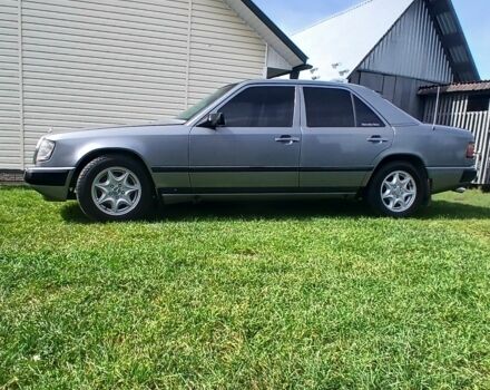 Сірий Мерседес В124, об'ємом двигуна 2 л та пробігом 360 тис. км за 3000 $, фото 2 на Automoto.ua