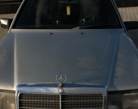 Сірий Мерседес В124, об'ємом двигуна 2 л та пробігом 350 тис. км за 1699 $, фото 4 на Automoto.ua