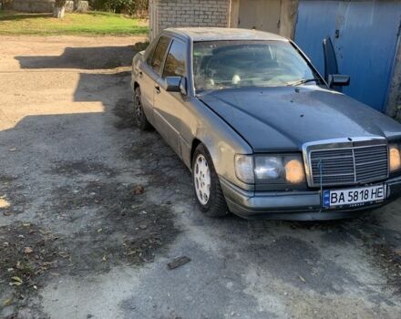 Сірий Мерседес В124, об'ємом двигуна 3 л та пробігом 250 тис. км за 1600 $, фото 2 на Automoto.ua