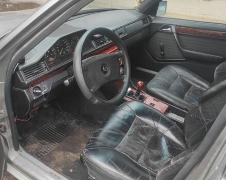 Серый Мерседес В124, объемом двигателя 2 л и пробегом 265 тыс. км за 1499 $, фото 4 на Automoto.ua