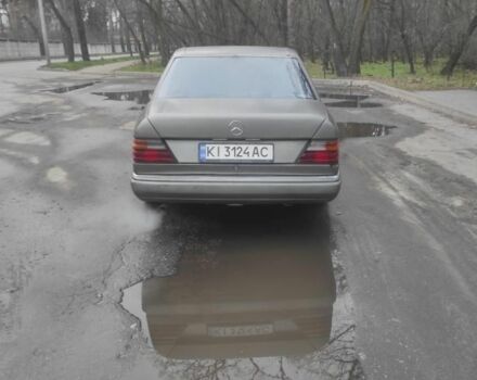 Серый Мерседес В124, объемом двигателя 2 л и пробегом 265 тыс. км за 1499 $, фото 3 на Automoto.ua