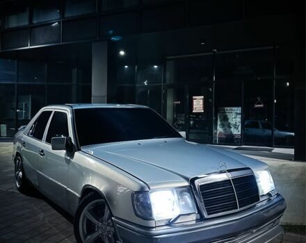 Сірий Мерседес В124, об'ємом двигуна 2.6 л та пробігом 222 тис. км за 3800 $, фото 7 на Automoto.ua