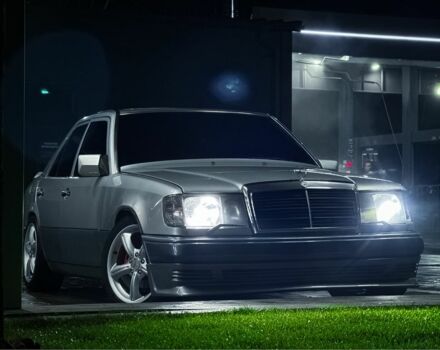 Сірий Мерседес В124, об'ємом двигуна 2.6 л та пробігом 222 тис. км за 3800 $, фото 5 на Automoto.ua