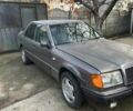 Серый Мерседес В124, объемом двигателя 2 л и пробегом 400 тыс. км за 1800 $, фото 1 на Automoto.ua