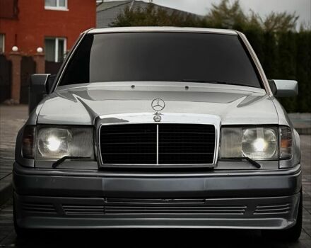 Сірий Мерседес В124, об'ємом двигуна 2.6 л та пробігом 222 тис. км за 3800 $, фото 1 на Automoto.ua