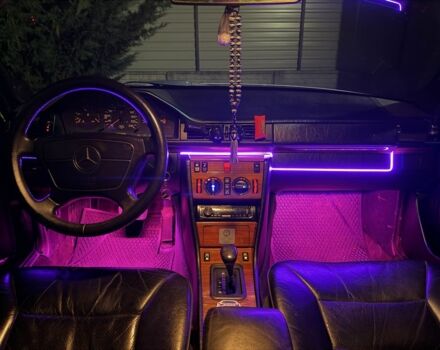 Сірий Мерседес В124, об'ємом двигуна 2.6 л та пробігом 222 тис. км за 3800 $, фото 22 на Automoto.ua