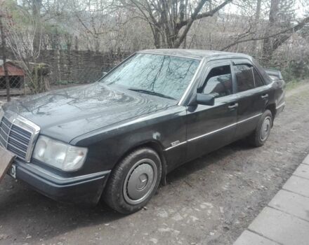 Сірий Мерседес В124, об'ємом двигуна 0 л та пробігом 270 тис. км за 3600 $, фото 4 на Automoto.ua