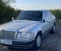 Серый Мерседес В124, объемом двигателя 3 л и пробегом 515 тыс. км за 3812 $, фото 2 на Automoto.ua