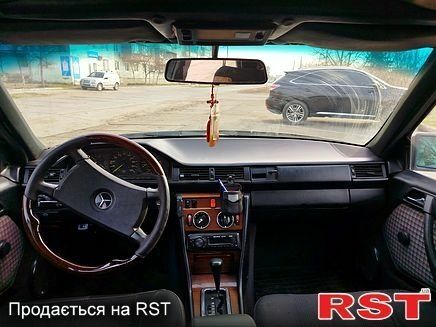 Серый Мерседес В124, объемом двигателя 2 л и пробегом 560 тыс. км за 2200 $, фото 6 на Automoto.ua