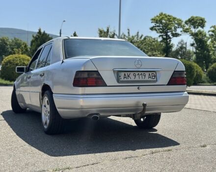 Серый Мерседес В124, объемом двигателя 2.5 л и пробегом 352 тыс. км за 2000 $, фото 2 на Automoto.ua