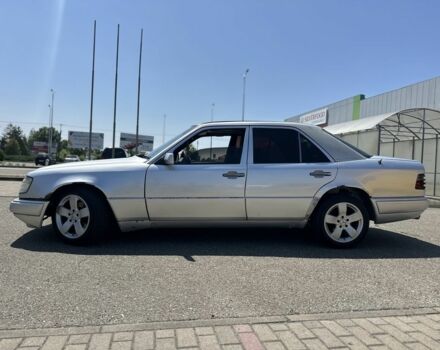 Серый Мерседес В124, объемом двигателя 2.5 л и пробегом 352 тыс. км за 2000 $, фото 1 на Automoto.ua