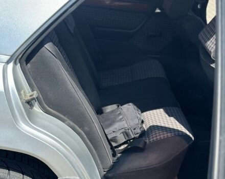 Серый Мерседес В124, объемом двигателя 2.5 л и пробегом 352 тыс. км за 2000 $, фото 7 на Automoto.ua