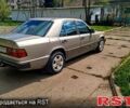 Серый Мерседес В124, объемом двигателя 2 л и пробегом 560 тыс. км за 2200 $, фото 1 на Automoto.ua