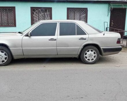 Серый Мерседес В124, объемом двигателя 2.5 л и пробегом 320 тыс. км за 3600 $, фото 5 на Automoto.ua