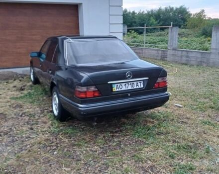 Серый Мерседес В124, объемом двигателя 2.5 л и пробегом 300 тыс. км за 2500 $, фото 4 на Automoto.ua