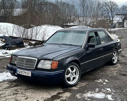 Серый Мерседес В124, объемом двигателя 2 л и пробегом 280 тыс. км за 1400 $, фото 5 на Automoto.ua