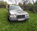 Серый Мерседес В124, объемом двигателя 3 л и пробегом 380 тыс. км за 2700 $, фото 1 на Automoto.ua