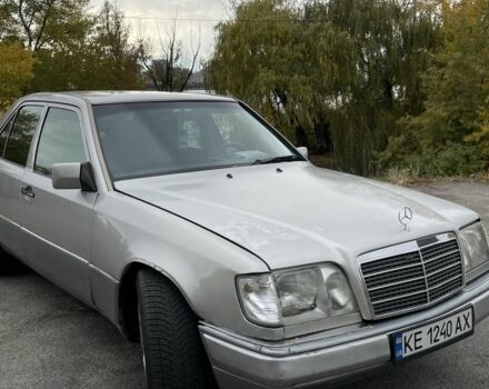 Сірий Мерседес В124, об'ємом двигуна 2.2 л та пробігом 450 тис. км за 3000 $, фото 1 на Automoto.ua