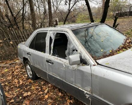 Сірий Мерседес В124, об'ємом двигуна 2.5 л та пробігом 300 тис. км за 238 $, фото 2 на Automoto.ua