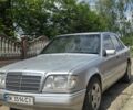 Серый Мерседес В124, объемом двигателя 2.5 л и пробегом 441 тыс. км за 3500 $, фото 1 на Automoto.ua