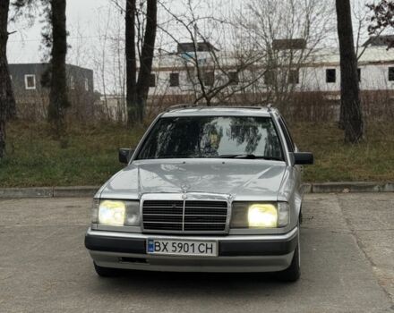 Серый Мерседес В124, объемом двигателя 3 л и пробегом 398 тыс. км за 1999 $, фото 1 на Automoto.ua