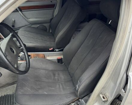 Серый Мерседес В124, объемом двигателя 3 л и пробегом 398 тыс. км за 1999 $, фото 11 на Automoto.ua