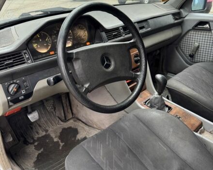 Серый Мерседес В124, объемом двигателя 3 л и пробегом 398 тыс. км за 1999 $, фото 10 на Automoto.ua