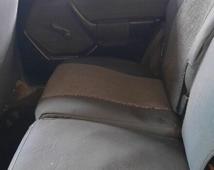 Серый Мерседес В124, объемом двигателя 0 л и пробегом 500 тыс. км за 2600 $, фото 6 на Automoto.ua