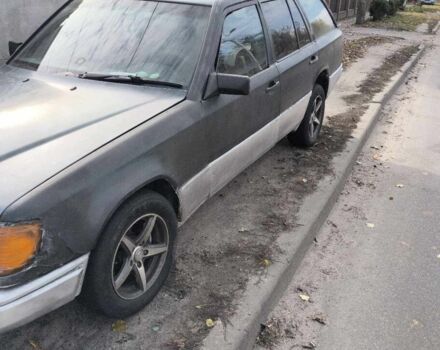 Сірий Мерседес В124, об'ємом двигуна 2.3 л та пробігом 300 тис. км за 382 $, фото 1 на Automoto.ua