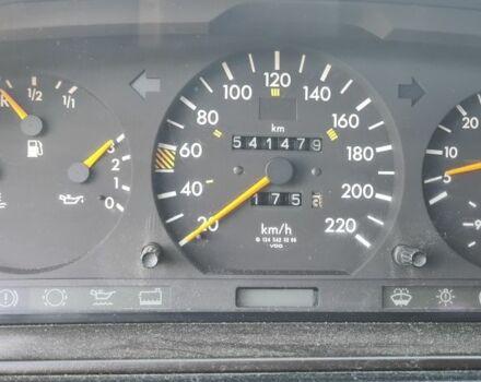 Серый Мерседес В124, объемом двигателя 3 л и пробегом 541 тыс. км за 3500 $, фото 6 на Automoto.ua