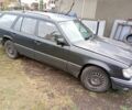 Сірий Мерседес В124, об'ємом двигуна 2 л та пробігом 330 тис. км за 702 $, фото 1 на Automoto.ua